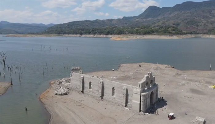 The church was nearly completely submerged since 1966 when a hydroelectric dam was built.