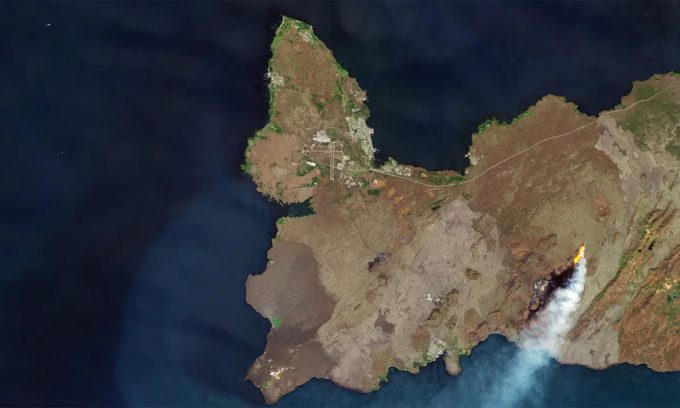Copernicus Sentinel-2 satellite captures lava and smoke plume on July 11.