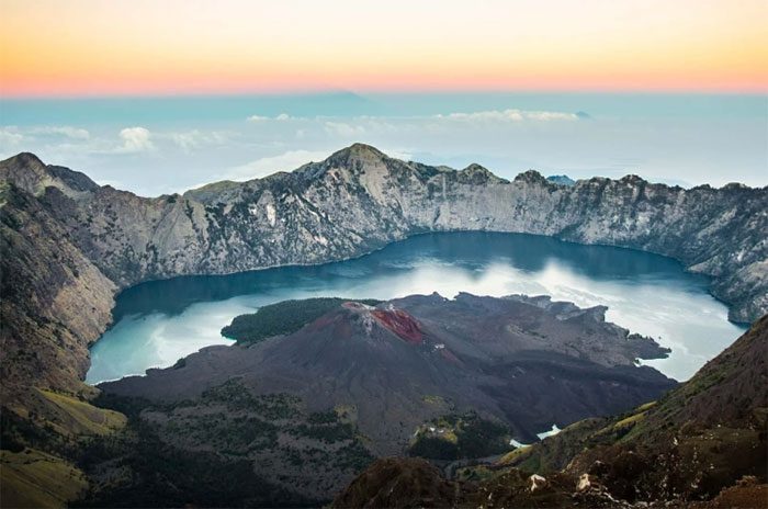 This volcano is an attractive destination for climbers and adventurers.