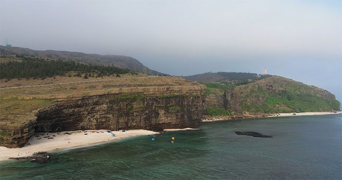 Thoi Loi Mountain is the largest volcano on Ly Son Island (Quang Ngai Province).