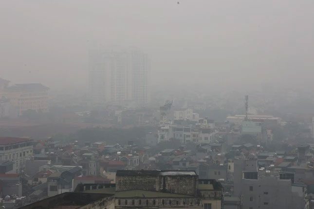 Hanoi's sky shrouded in haze this morning (August 11).