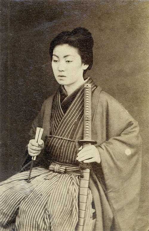 Rare images showcasing the extraordinary beauty of ancient female samurai