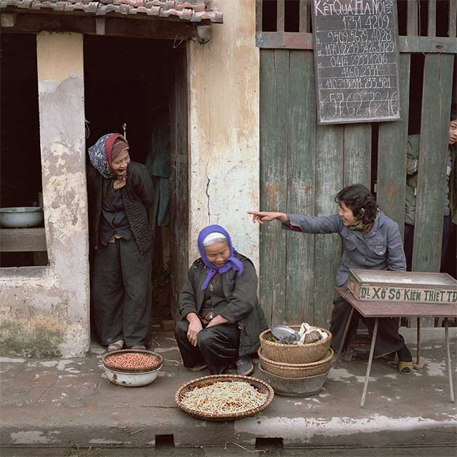 Street vendors in front of 26 Ngoc Ha Street in winter 1986.