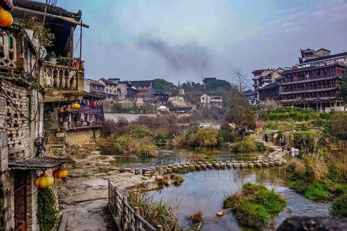 Fu Rong Town has many ancient houses, rich in Tujia tradition.