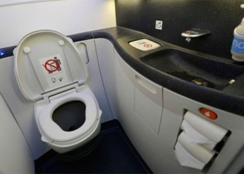 reasons not to use toilet paper on airplanes 127926