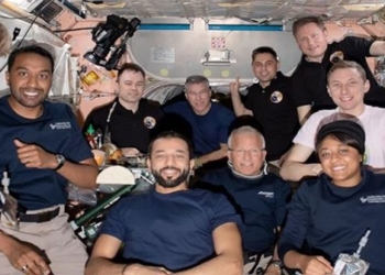 record 17 astronauts in orbit around earth 127798