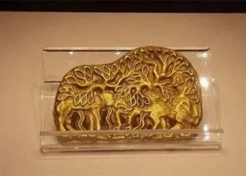 rescue saving circle of people saving near discovery of precious artifact 128764