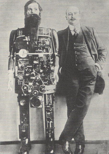  A rare photo of the Occultus robot and its creator Adolph Whitman. 