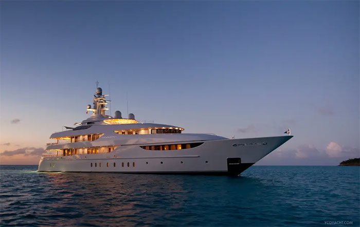 Superyacht Oasis