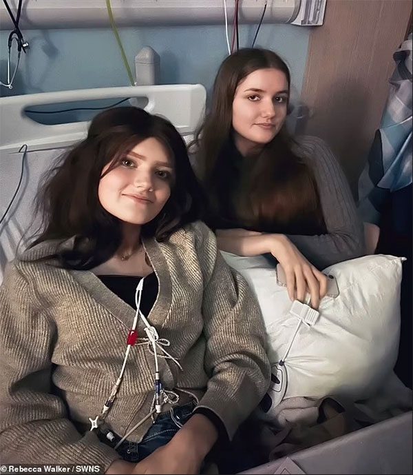 Megan stays at the hospital to care for Sophie.