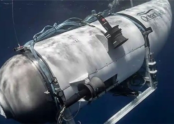 submarine for tourists to explore the sunken titanic ship 128157