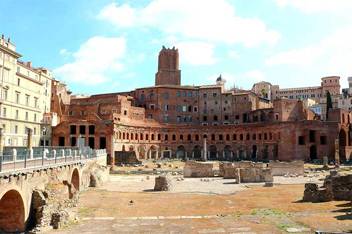 Many ancient Roman architectural ruins remain in the low-lying areas of Rome