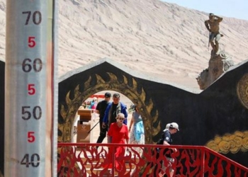 temperature on the surface of the beautiful painting in china rises to 80 degrees c 128736