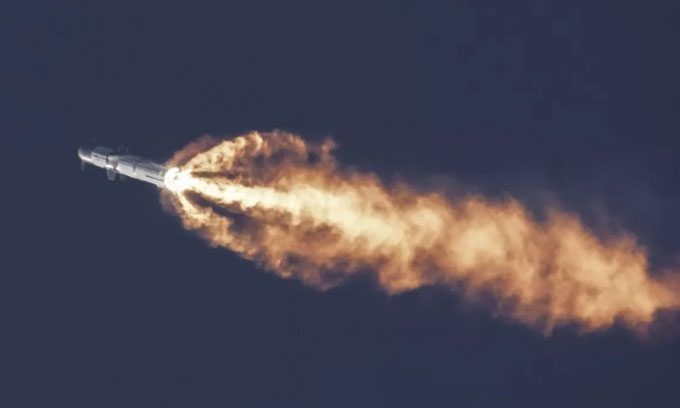 Starship flying over Texas on April 20.