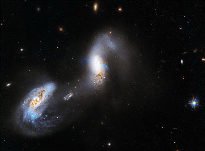 New image of galaxy AM 1214-255.