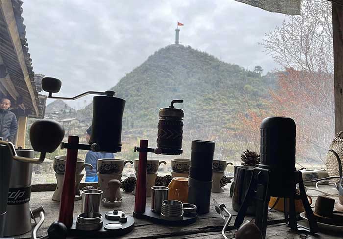 Many Vietnamese often equip themselves with compact coffee brewing devices