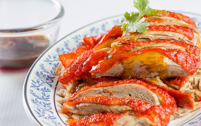 Duck meat helps to detoxify swellings and reduce heat.