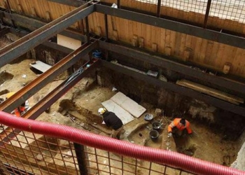 treasure and 50 2 000 year old columns at the paris train station 127160