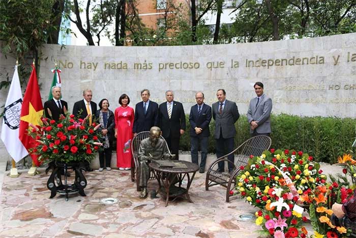 Ho Chi Minh statue in the Freedom of Nations Park in Mexico