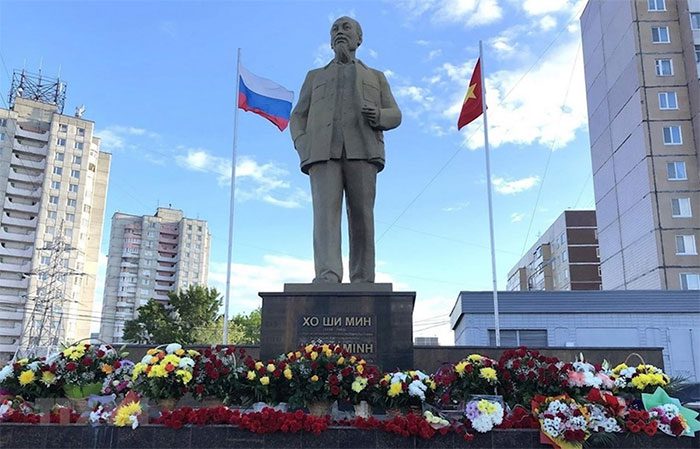 Ho Chi Minh statue in Ulyanovsk
