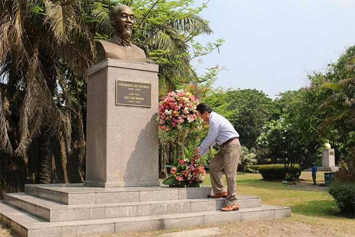 Ho Chi Minh statue in ASEAN Park, Manila, Philippines