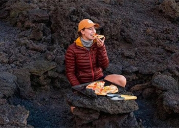 video doc dao nuong banh pizza tai nui lua dang hoat dong 128761