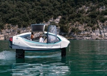 water taxi launches for customers in france 128603