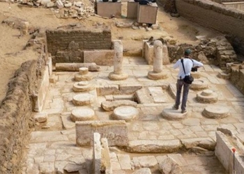 who found the treasure that defies time and 3 mysterious figures appearing after 3300 years 127125