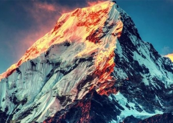 why climbing everest causes noise at night 127498