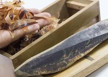 wooden supply processed in the new year costing more than 1 million dong per kilogram still popular 127936