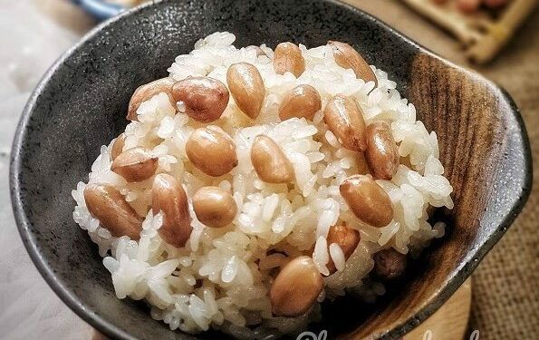 Sticky rice is warming and not suitable for those who often suffer from acne due to their naturally warm constitution