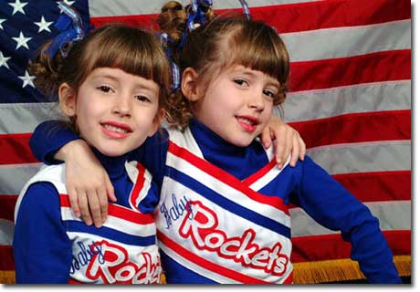 18sinhdoi twins