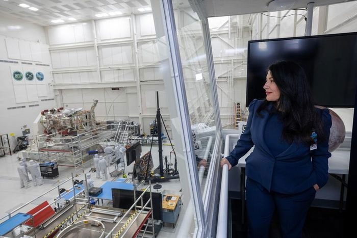 Ada Limón observes the assembly process of the Europa Clipper spacecraft.