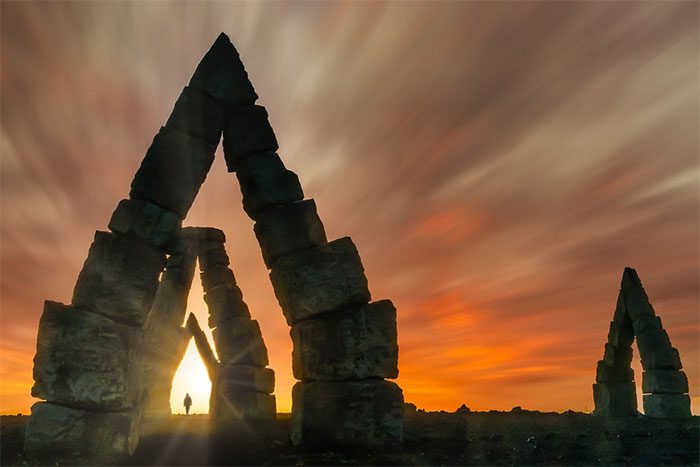 The stones appear to create a gigantic sundial.