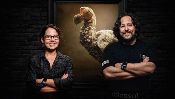 Paleontologist Beth Shapiro (left) and Ben Lamm, CEO of Colossal Biosciences.