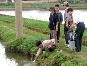 Authorities are testing water quality in Thach Son, Phu Tho