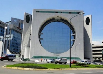 admiring the most unstable buildings in the world 126504