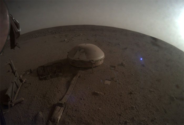 Image captured by the InSight lander on May 4
