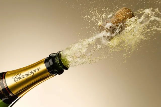 Opening champagne