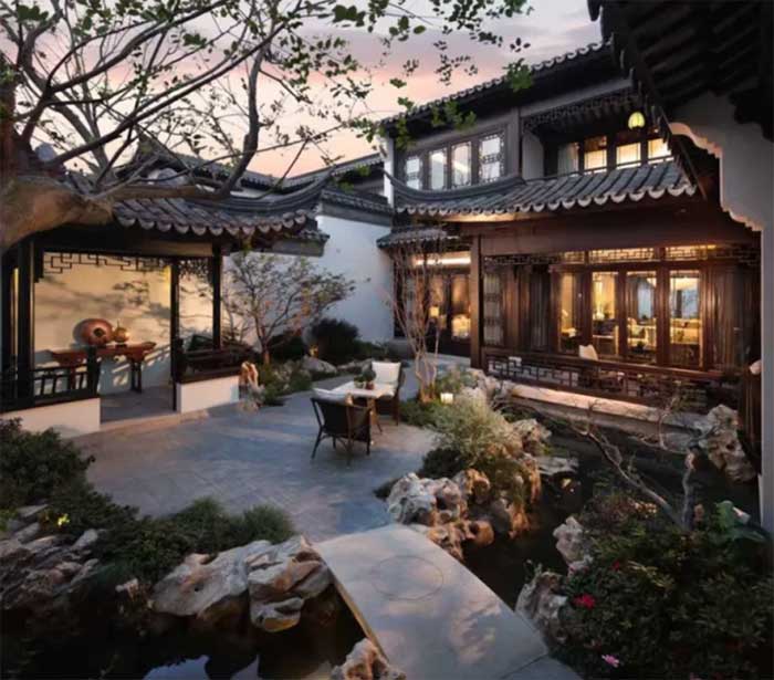A blend of traditional East Asian and contemporary styles