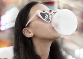 chewing rubber too much can cause stomach ulcers 126601