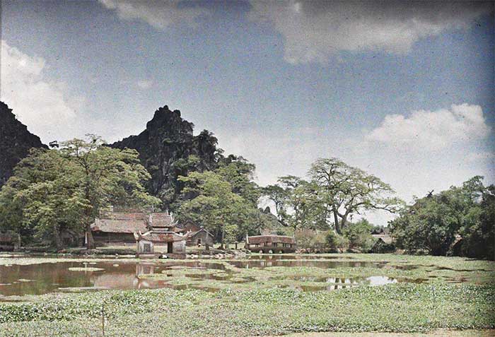 Panoramic view of Thầy Pagoda in Sơn Tây province in 1916.