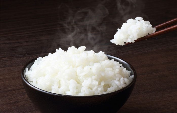 Carbohydrates are found not only in white rice but also in various vegetables and whole grains.