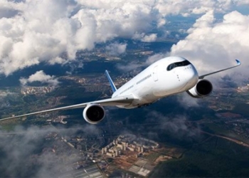 commercial aircraft can fly how high 125830