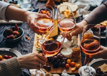 common eating mistakes during tet holiday you should know 124737