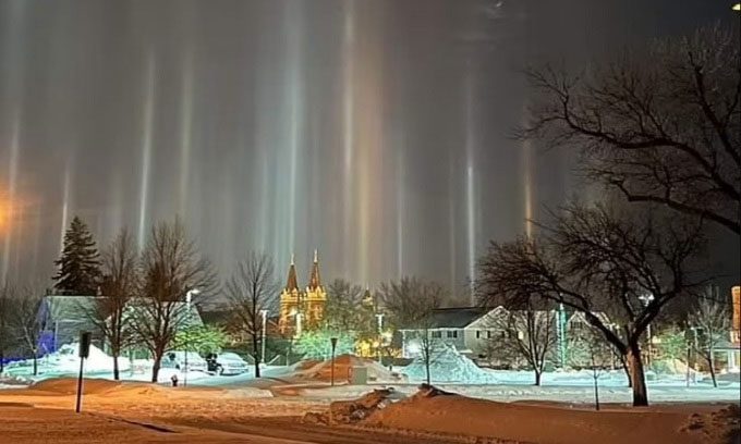 Light Pillars in Washington State, USA.
