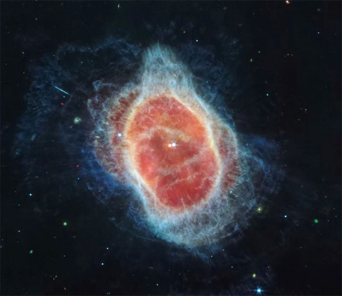 This is a giant cloud of gas and dust located 2,000 light-years from Earth