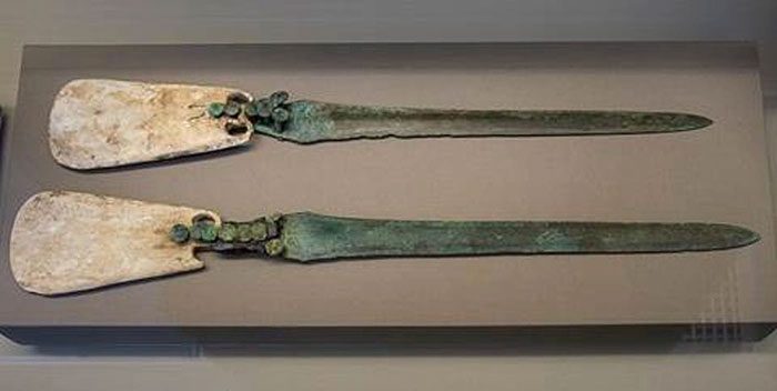 Bronze and bone dagger from the golden age of Kerma.