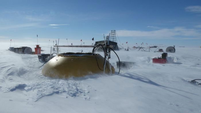 Drilling site on Thwaites Glacier.