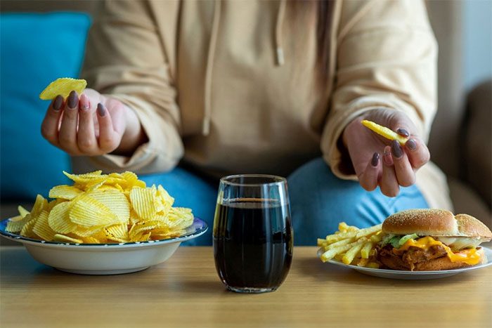 Sugary foods and drinks are not good for health.